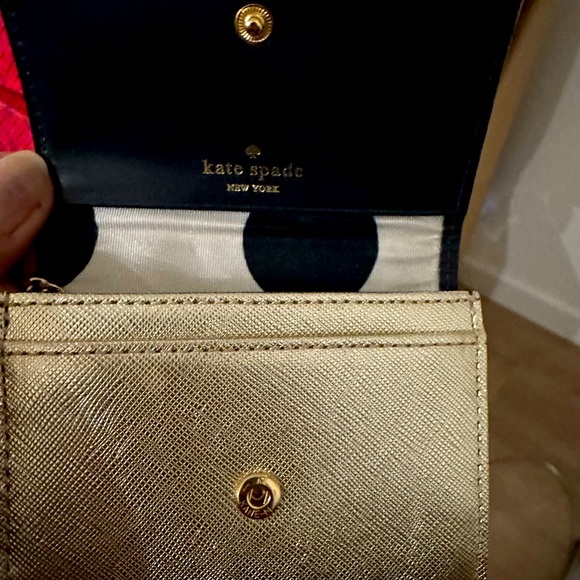 BRAND NEW - KATE SPADE BI-Fold WALLET and Key Chain - Picture 3 of 6